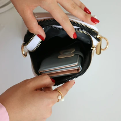 کیف زنانه دوشی مدل رزانا