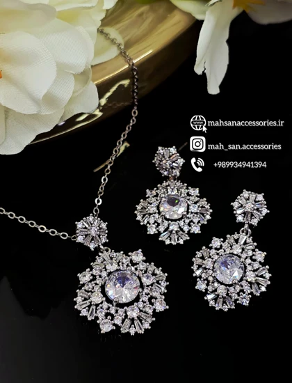 نیم ست زنانه ظریف جواهری سایز کوچک کد XU2416