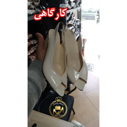 صندل مجلسی ورنی زنانه پشت‌باز و جلو باز