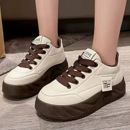 کتانی لژدار اسپرت زنانه مدل لاو سفید قهوه‌ای Women’s Love Platform Sneakers Cream Brown