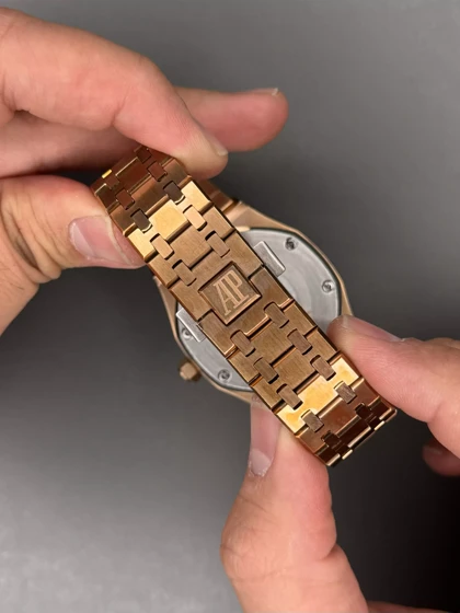 ساعت مچی اودمار پیگه باتری بند رزگلد صفحه طوسی Audemars Piguet