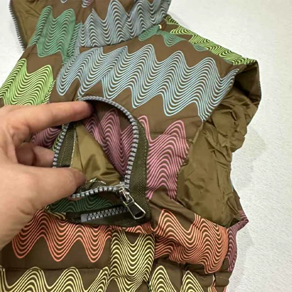 پافر پفی دخترانه رنگارنگ طرح زیگزاگی وارداتی