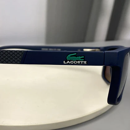 عینک آفتابی لاگوست با فریم کائوچو و لنز پلی‌کربنات پلاریزه UV400 Lacoste Sport