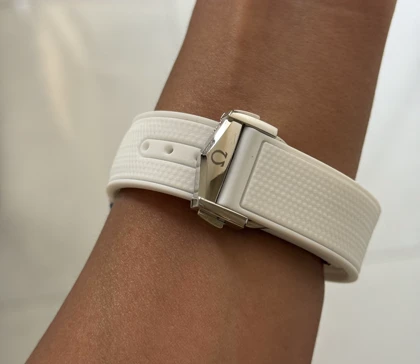 ساعت امگا سواچ مون شاین دورنگ سفید کاربنی Omega Swatch to the Moonshine