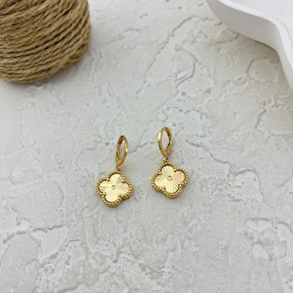 گوشواره زنانه طرح ونکلیف، ظرافت بی‌نظیر در اوج سادگی