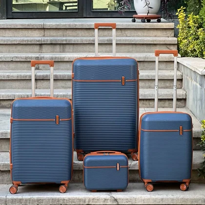 چمدان نشکن تیتان پلورا مدل TITANPLORA - TP6600SERIES Universal Travelle سری 4 عددی (کیف آرایشی هدیه)