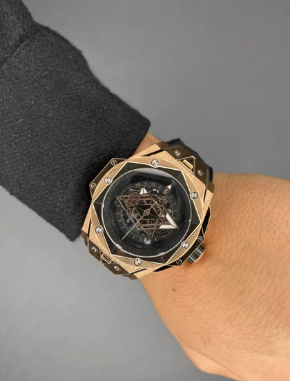 ساعت مچی اوبلو صفحه کهکشانی بند مشکی قاب رزگلد Hublot Big Bang Unico Sang Bleu ii King Rose Gold