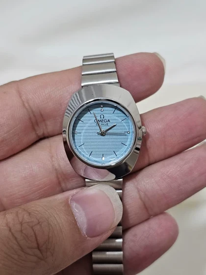 ساعت تخفیفی خط و خش دار