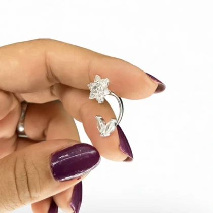 پیرسینگ ناف نقره مدل گل و برگ