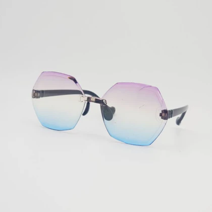 عینک آفتابی بچگانه اسپرت با شیشه‌های ضد اشعه UV