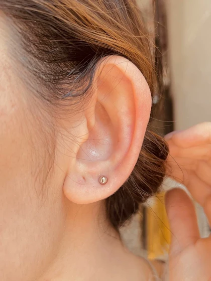 پیرسینگ توپی مگنتی فیک لب