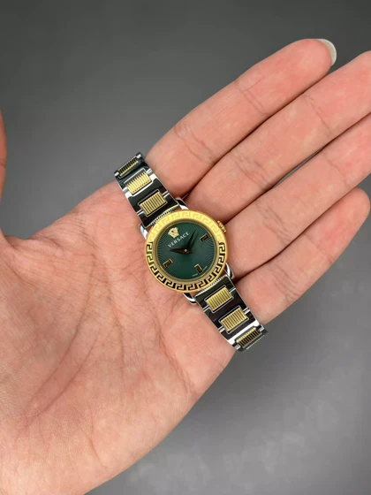 ساعت مچی ورساچه دورحکاکی دورنگ سیلورطلایی صفحه سبز Versace