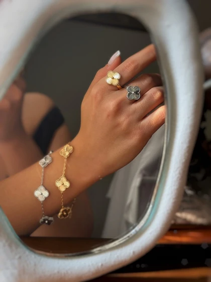 گردنبند، انگشتر، گوشواره و دستبند Van Cleef (خرید به صورت جداگانه)