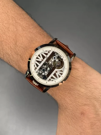 ساعت مچی کروم اتوماتیک صفحه اسکلتون بند چرمی قهوه ای Corum