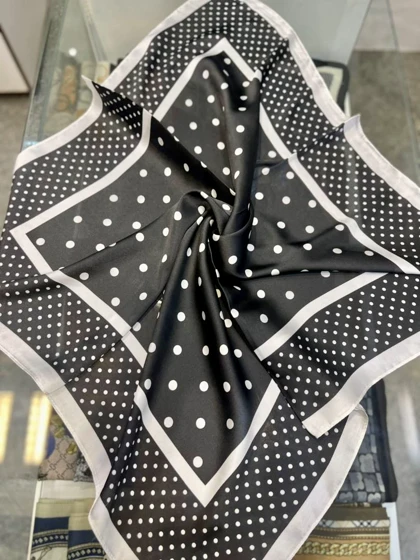 مینی اسکارف خالدار