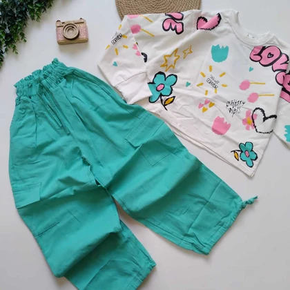 ست کراپ آستین بلند با شلوار کارگو طرح لاو