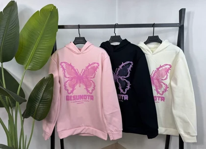 هودی کلاهدار پروانه