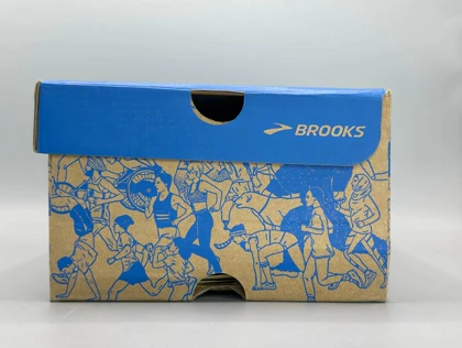 کتانی بروکس آدرنالین جی تی اس 24 مشکی سفید/Brooks Adrenalin
