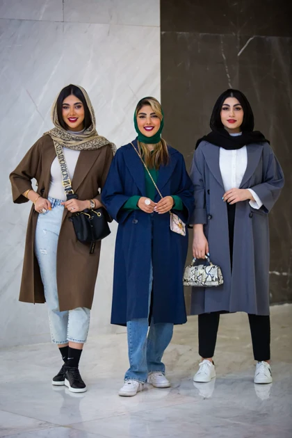 مانتو یقه انگلیسی استین پاکتی دیپلمات