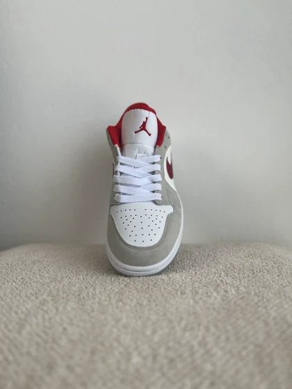 جردن 1 ساق کوتاه زرشکی