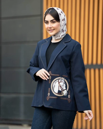 کت " ویوا "رنگ سورمه ای با طرح هرمس از کالکشن بهار 1405