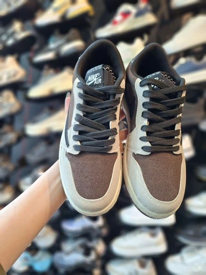 کتانی زنانه ترویس Nike jordan travis