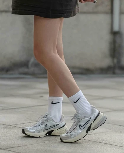 نایک وی تو کی ران Nike v2k run کد 601