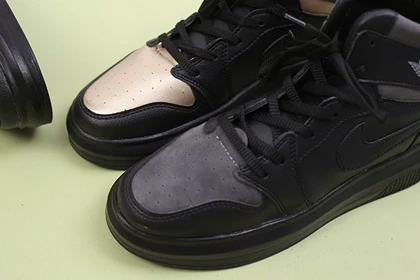 کفش اسپرت زنانه نایک کراش