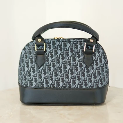 کیف نیم گرد زنانه صندوقی دو دسته مارک