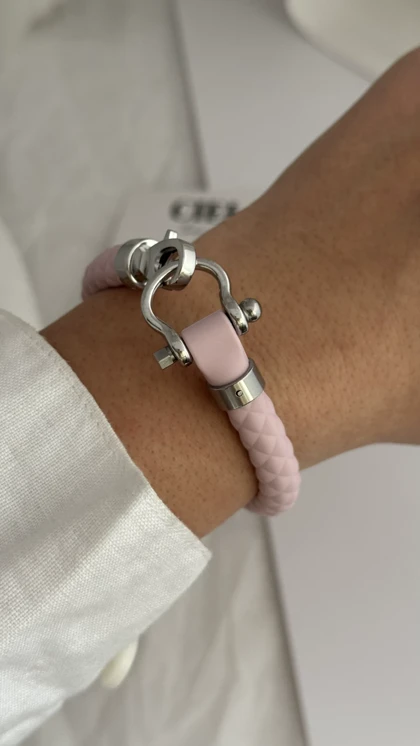 دستبند امگا زنانه صورتی