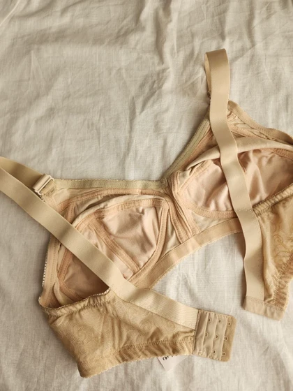 سوتین بدون فنر و ابر برند رویا کد: 3555