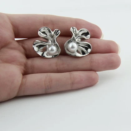 گوشواره زنانه مدل مروارید مینیمال