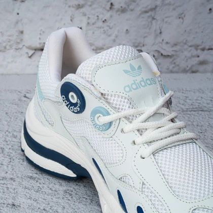 کفش کتانی زنانه آدیداس آستیر سفید سرمه ای (Adidas Astir Navy White)