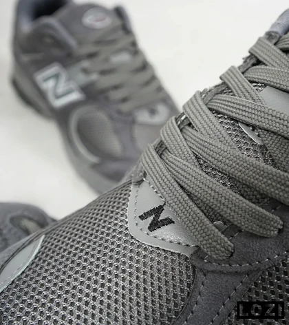 کفش کتانی طوسی NEW BALANCE 2002R