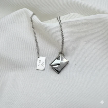 ست گردنبند دو نفره مدل «نامه و پاکت» | طراحی مینیمال و مفهومی (استیل سیلور)