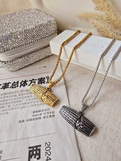 گردنبند منشور کوروش