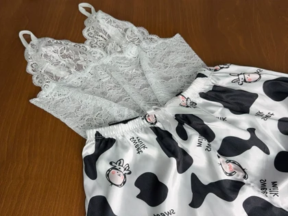 ست نیم‌تنه گیپور و شلوارک طرح پوست گاوی مدل 123