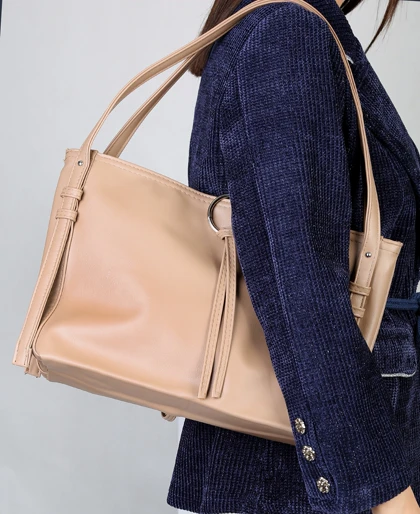 کیف زنانه مجلسی دوشی چرم آویزدار 205 AM