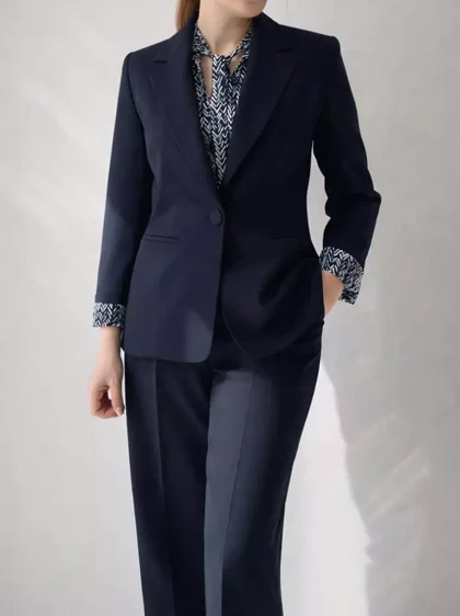 ست سه تیکه کت و شلوار و تاپ زنانه کرپ مرنی ( Merni ) کد 5414