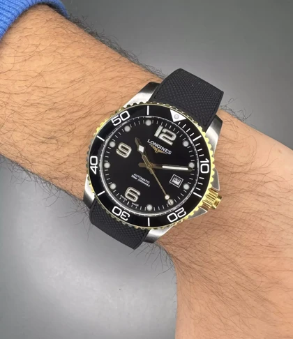 ساعت مچی لونژین اتوماتیک بند رابر مشکی بزل طلایی Longines