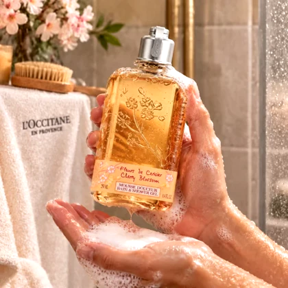 ژل حمام و دوش لواچن مدل Cherry Blossom لوکسیتان L’Occitane