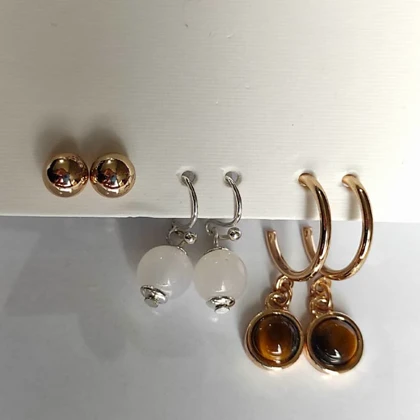 ست 3 جفتی گوشواره زنانه ترکیبی: میخی گوی، حلقه سنگ سفید و حلقه سنگ قهوه‌ای (Tiger Eye)