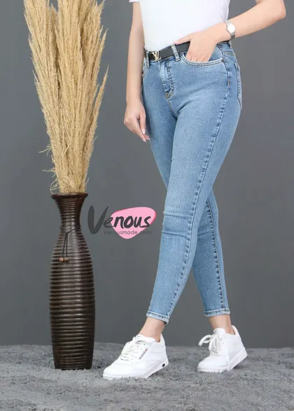 شلوار جین آبی روشن