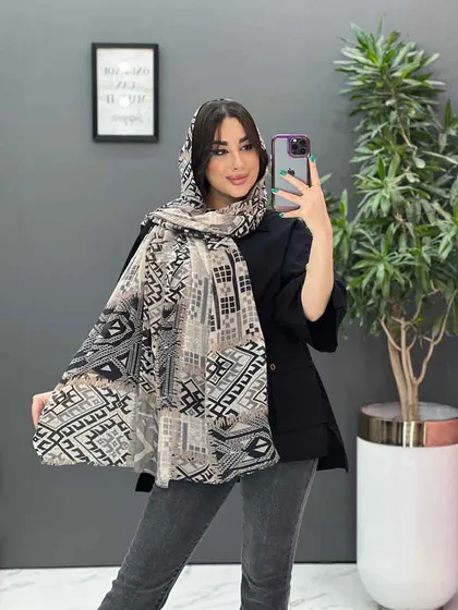 شال حریرنخ طرح لوزی و مربع