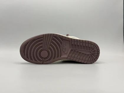 کتانی نایکی جردن1 مامانیر زرشکی مستر/Nike AJ1
