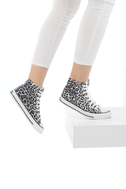 کتانی زنانه اورجینال بنتون benetton