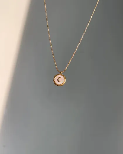 گردنبند ماه