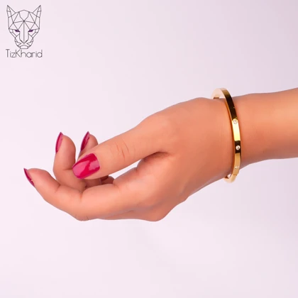 دستبند مینیمال هارد لاک نگین‌دار تیفانی