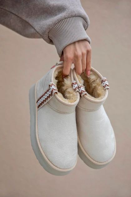 بوت و نیم بوت زنانه استراسونس straswans