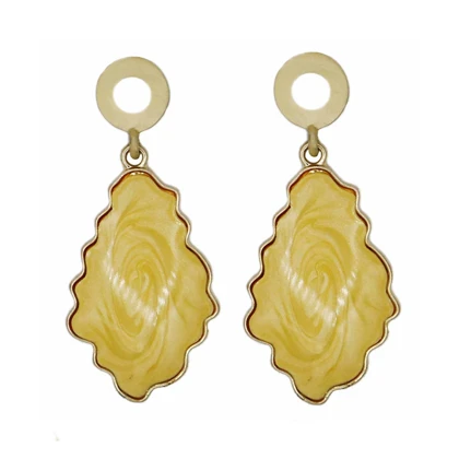 گوشواره زنانه مدل نقش صدفی